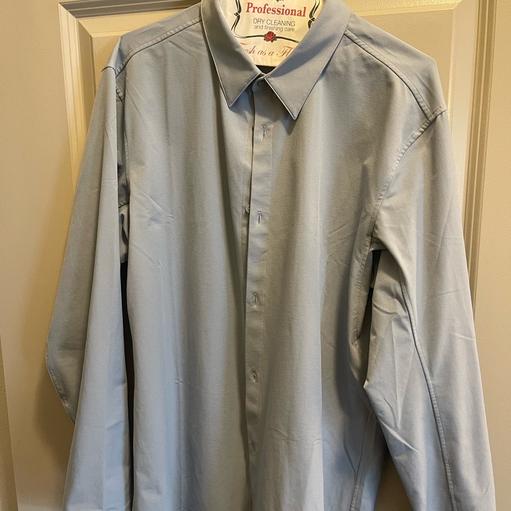 Lululemon Men’s New Venture Long Sleeve Button Down Shirt